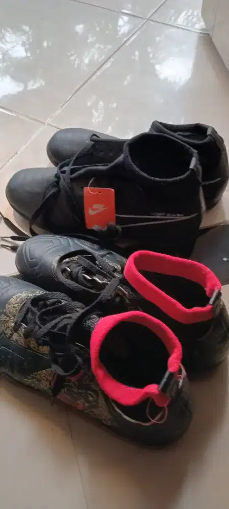 2 pasang zepatu futsal