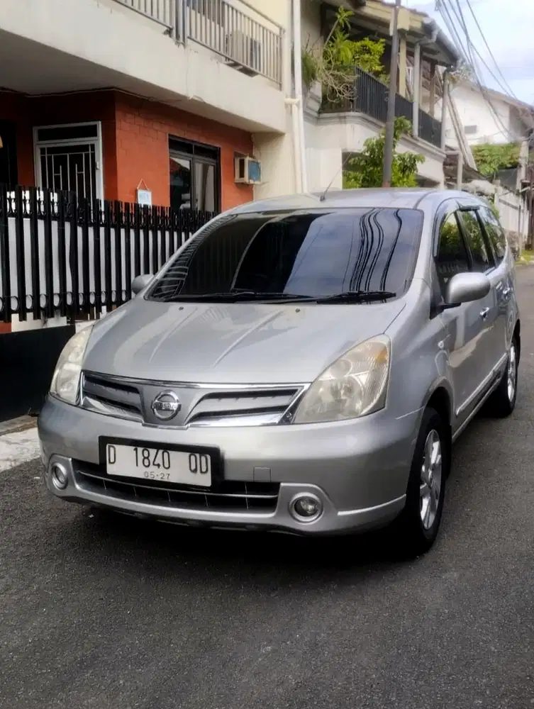Nissan Grand livina 2012 Bensin