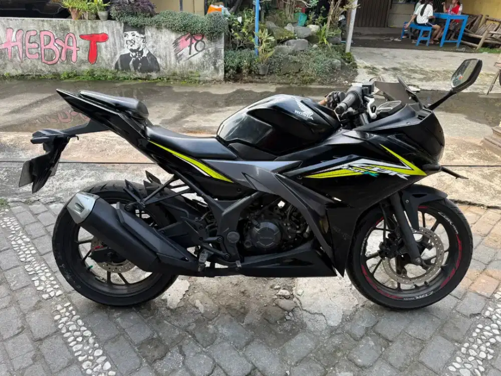 Honda CBR LED THN 2016 plat AB sleman