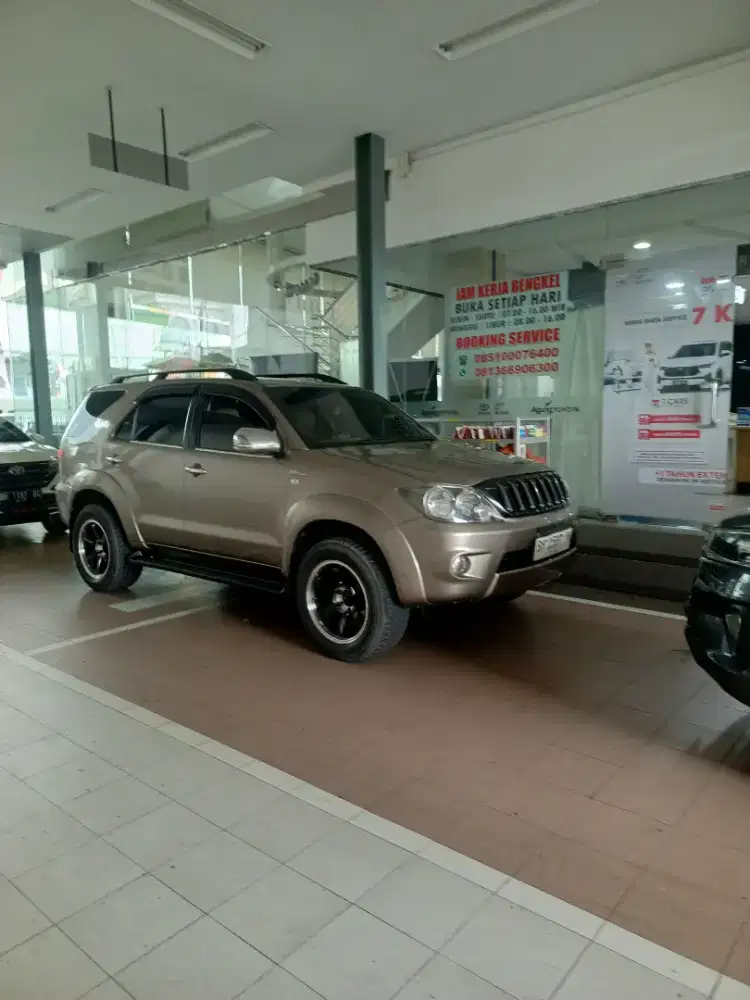 Fs fortuner 4x4 V matic istimewah tgl pakek jual n tt