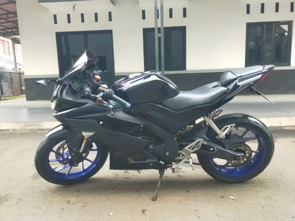 R15  tahun 2018 yamaha