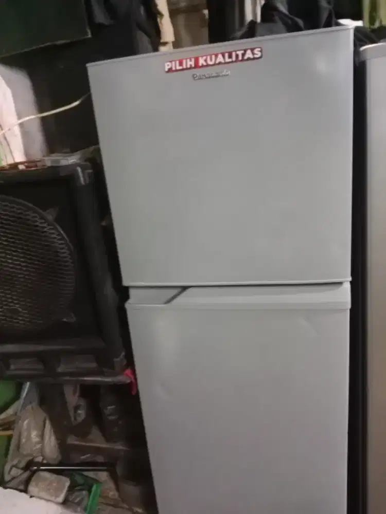 Dijual kulkas 2pintu merek sharp