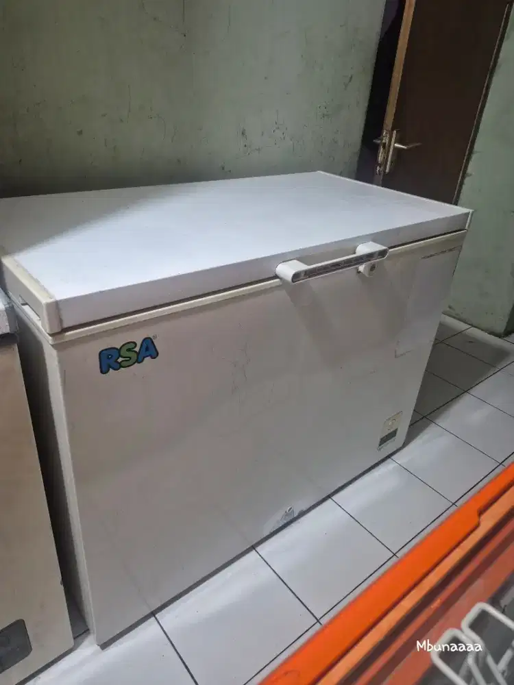 Freezer 300 liter RSA siap beku