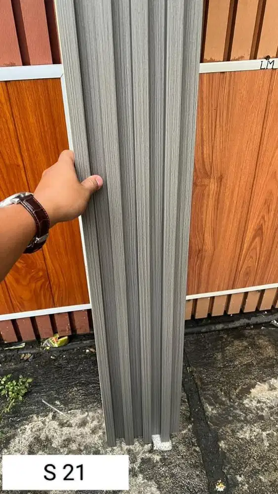 Wpc wall panel dinding