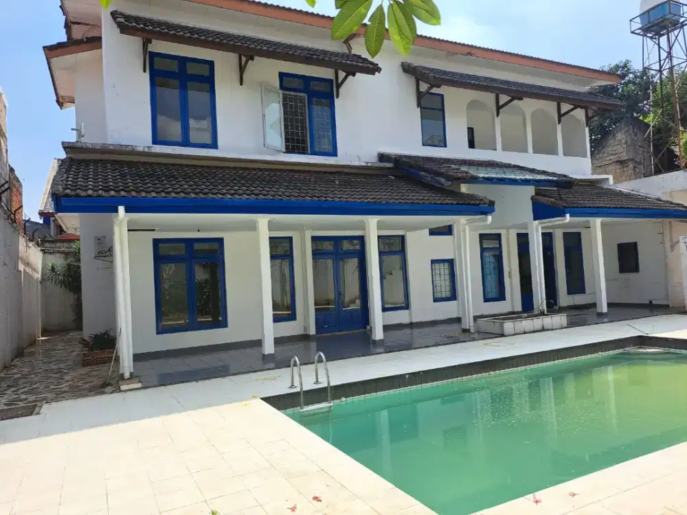 Disewakan rumah luas strategis bisa untuk kantor dan usaha