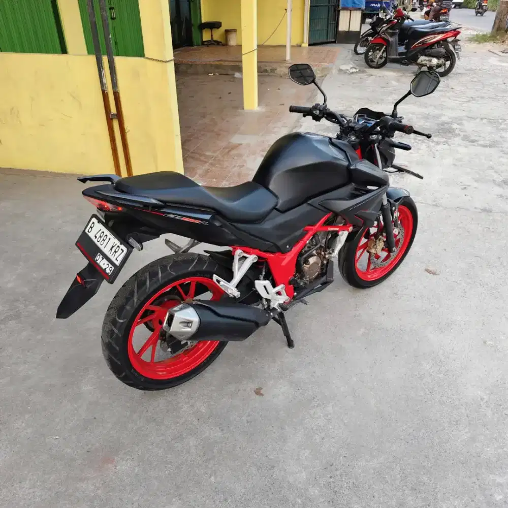 Jual butuh untuk biaya sekolah