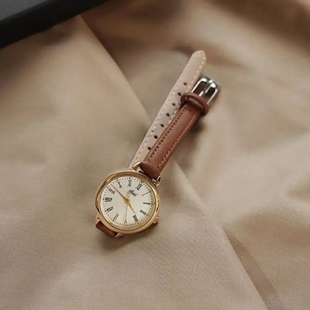 Jam tangan wanita elegan