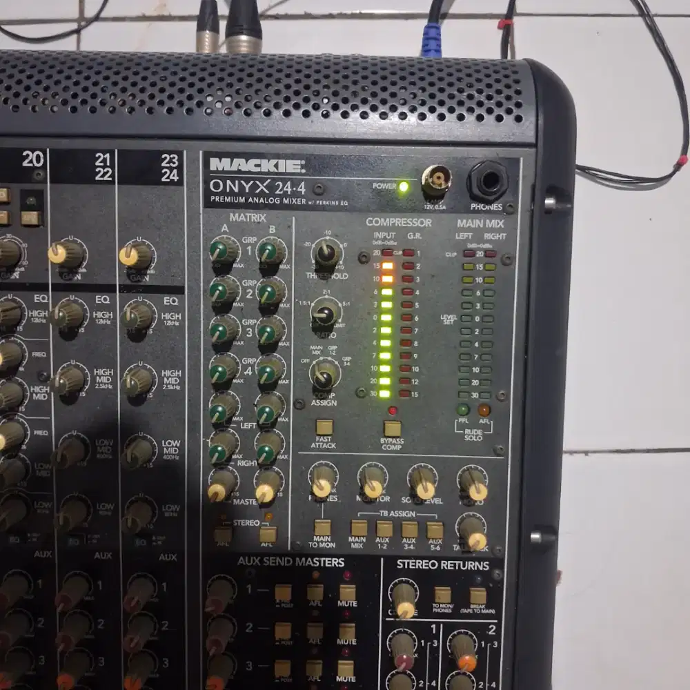 Mixer mackie onyx 24.4
