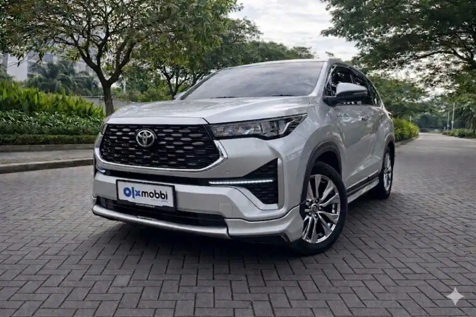DP Murah Toyota Kijang Innova 2.0 Zenix V CVT Bensin-AT 2023 C1BUT