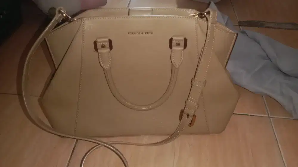 tas wanita charles & keith