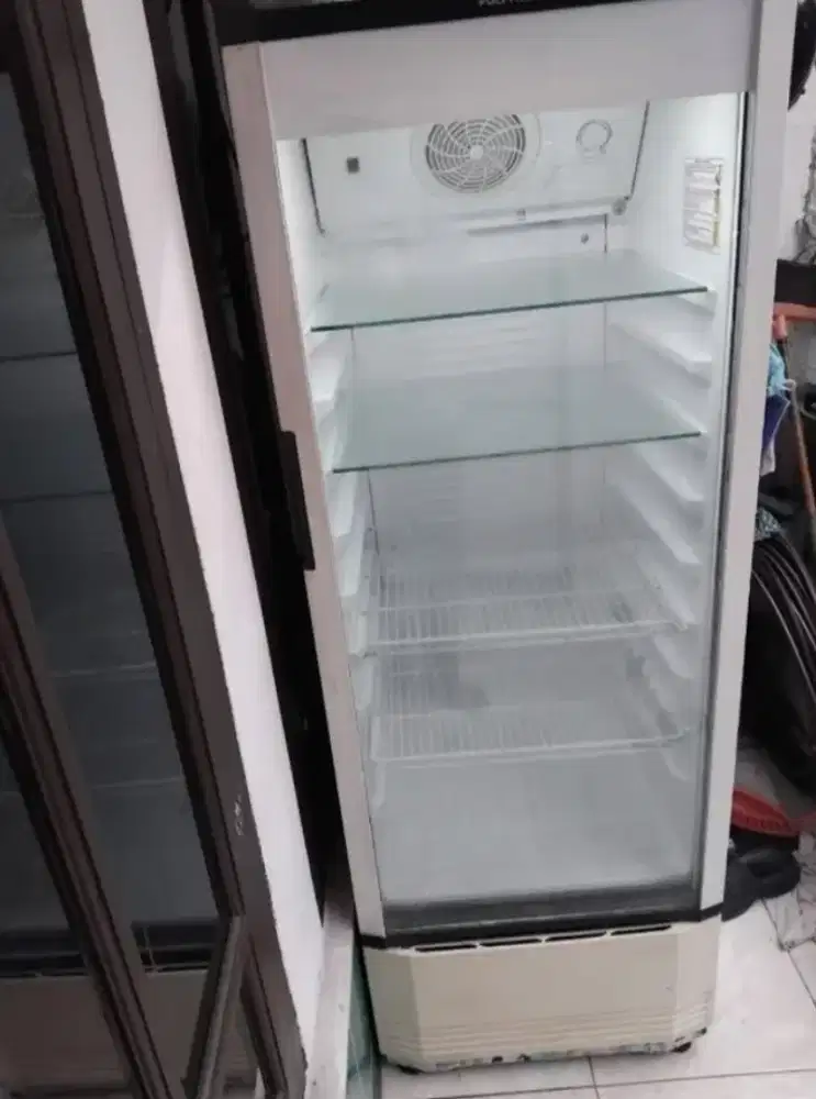 Dijual showcase
