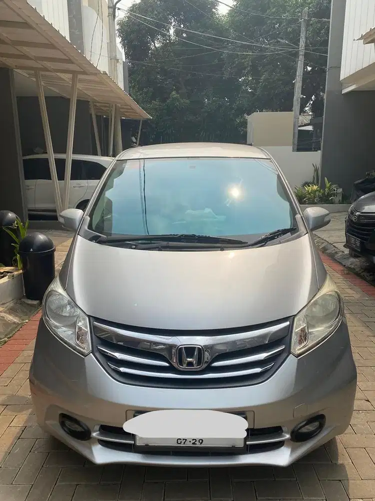 HONDA FREED 1.5 S AT 2013