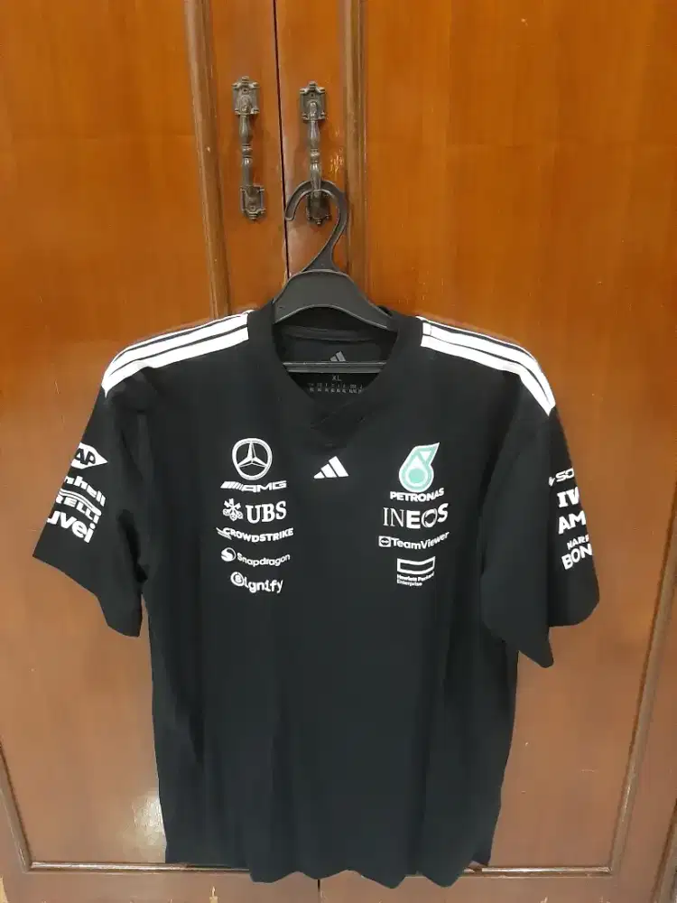 Kaos Adidas F1 Mercedes Benz AMG Petronas F1 Size XL Hitam