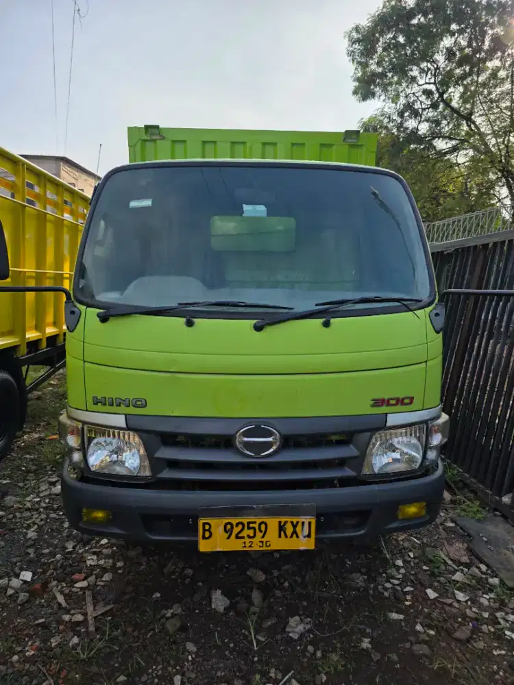 HINO DUTRO 110SD BOX