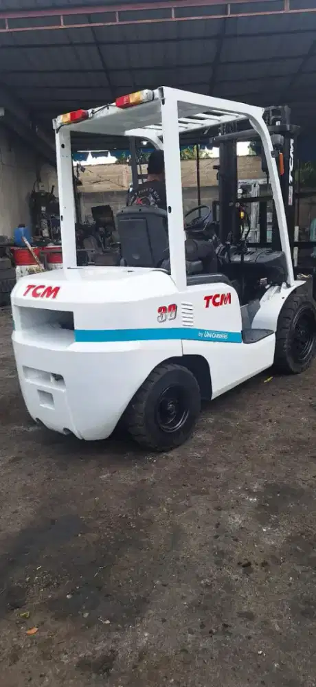 Forklift TCM 3 Ton,Manual,Tiang 3 Meter,Mesin Isuzu C240,Tahun 2017