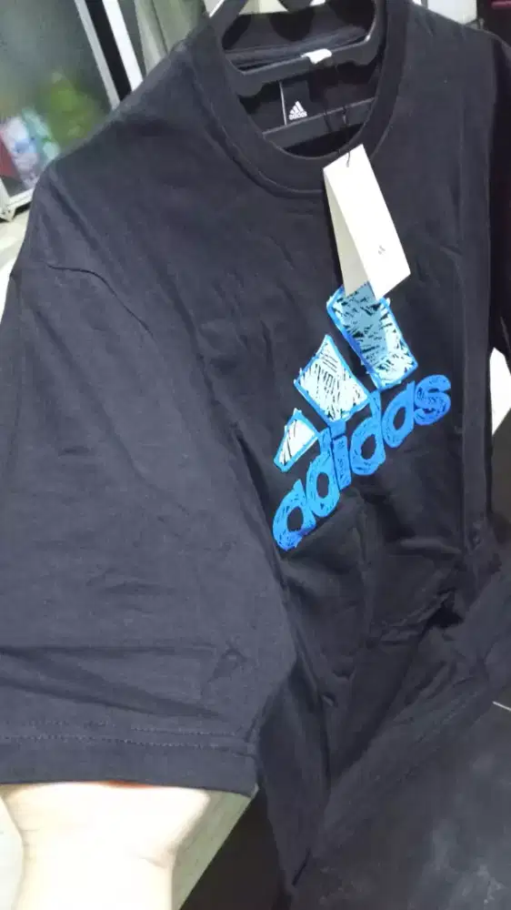 Kaos Adidas unisex