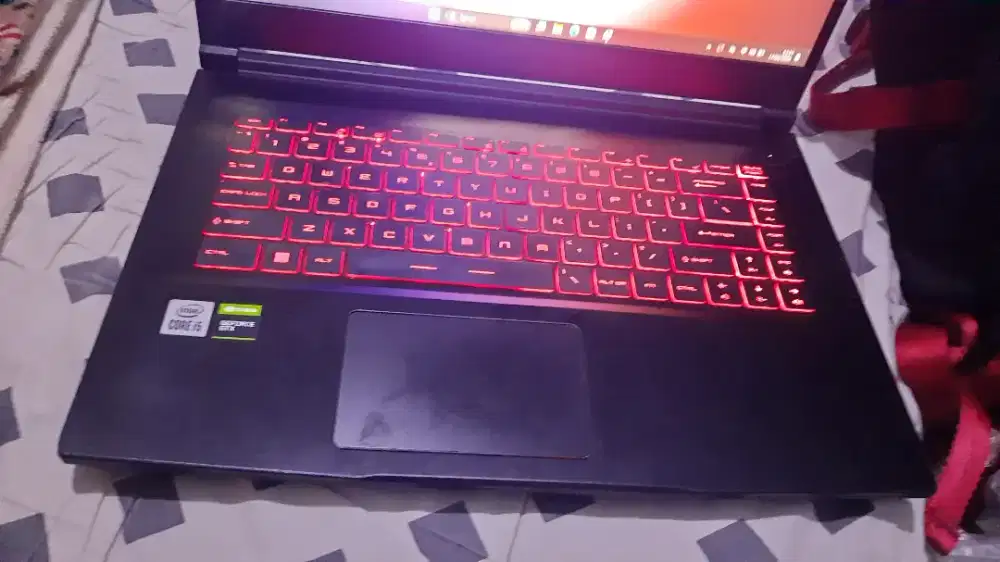 Msi gf 63 think 105C , Core i5 10500H , ram 8 SSD 512, GTX 1650