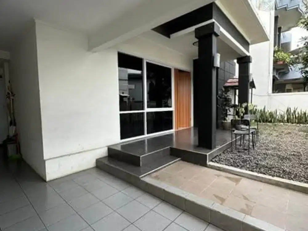 Rumah Modern Mewah Antapani Bandung Carport 2 Mobil