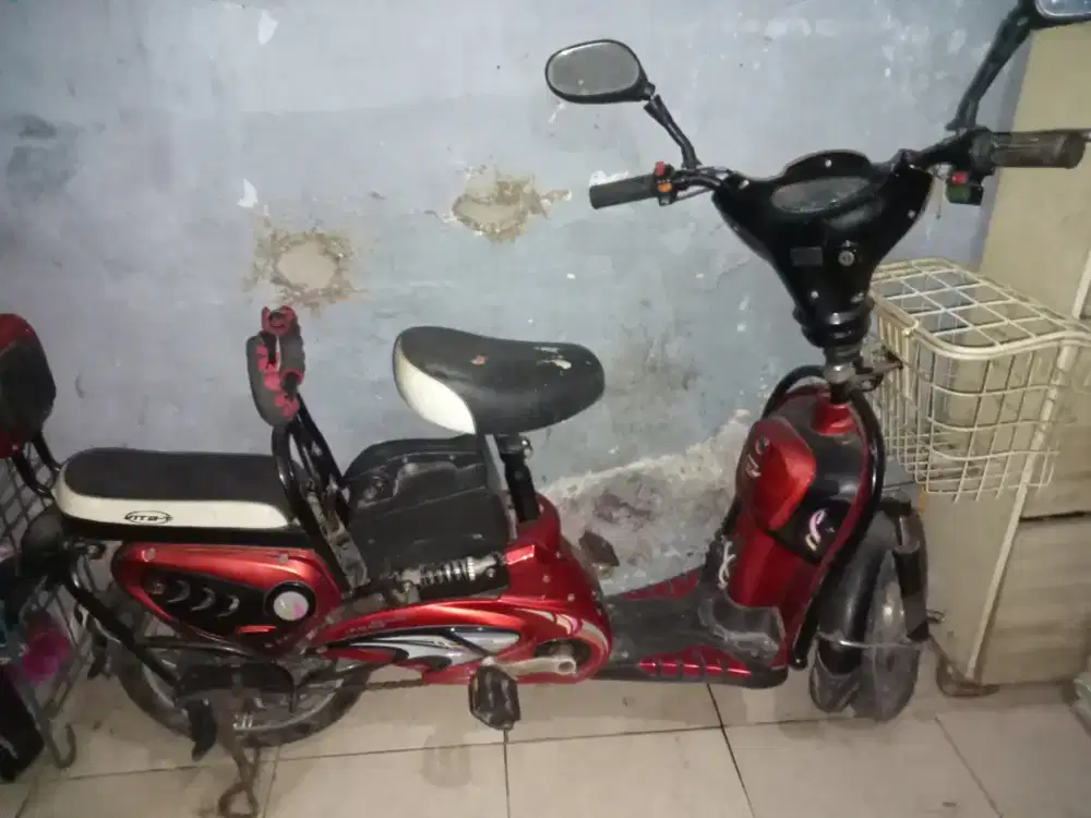 Sepeda Listrik merek Vita - t