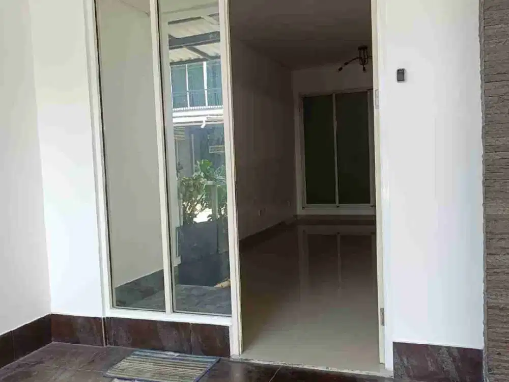 Dijual sgt murah rumah rapih siap huni di Residence One-Bsd City(SHM)