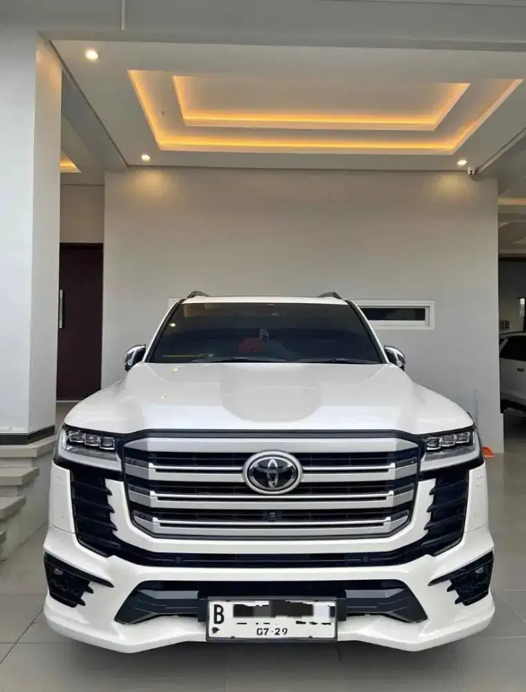 Land Cruiser VXR300 2024