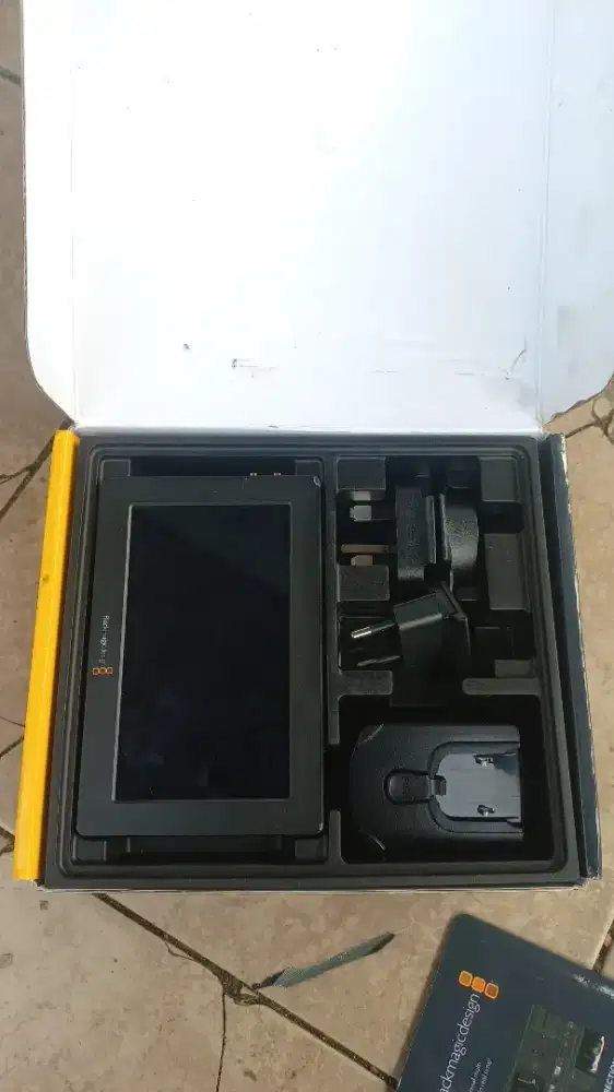 blackMagic Video Assist 5inc