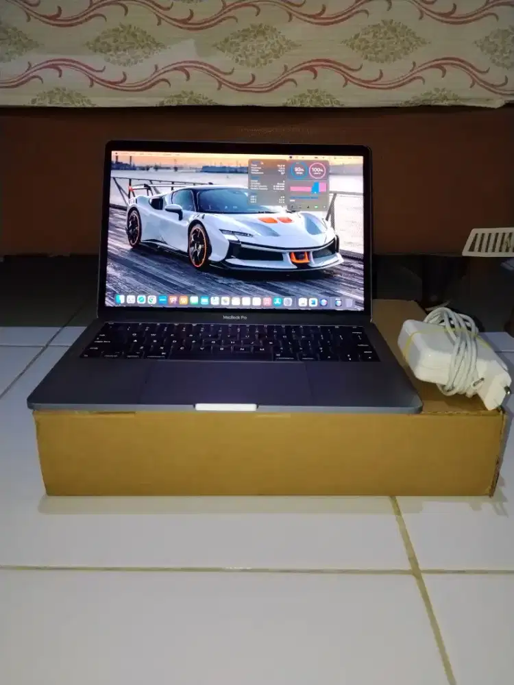 MacBook Pro 2017 8/256 BH 100% CC 3 Space Grey Siap Pakai