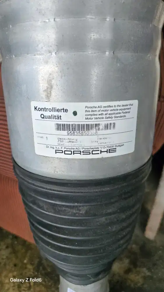 Airsuspensi belakang Porsche Cayene 958 copotan original