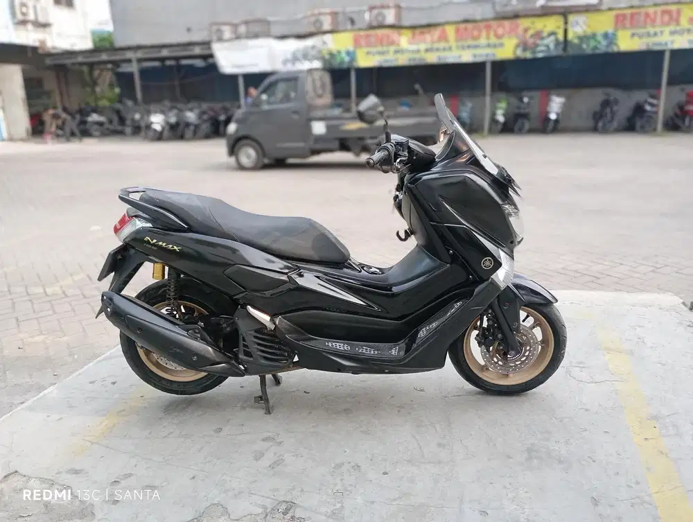 Nmax standart 2019. Km low