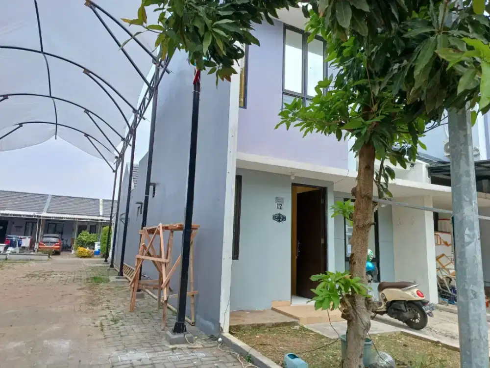 Di Jual Murah (BU ) Rumah 2 lantai sebelah fasum di Grand Batavia