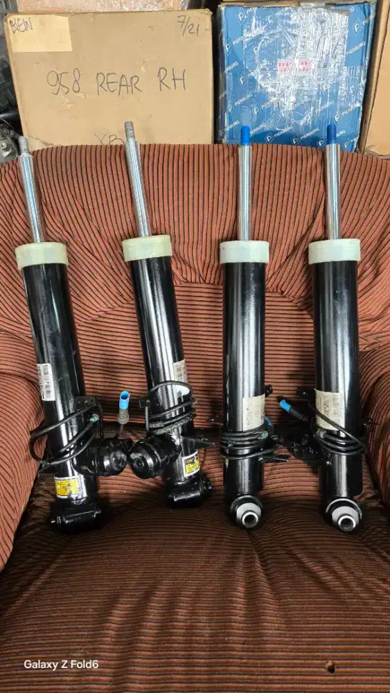 Shockbeaker belakang BMW X5 F15 Copotan original