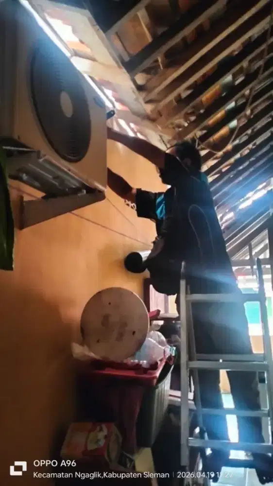 Jasa ac,mesin cuci & kulkas Bergaransi