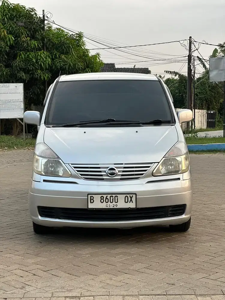 Nissan Serena tipe CT Tahun 2005