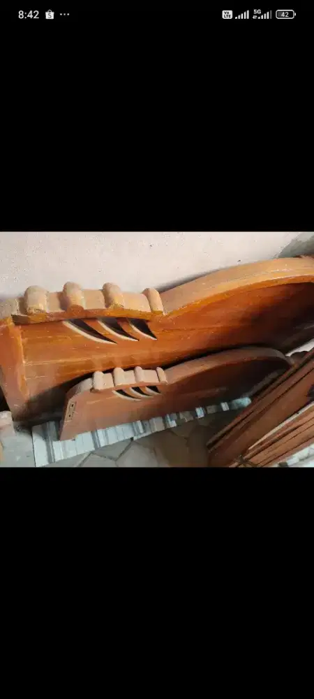 Tempat Tidur Kayu Jati