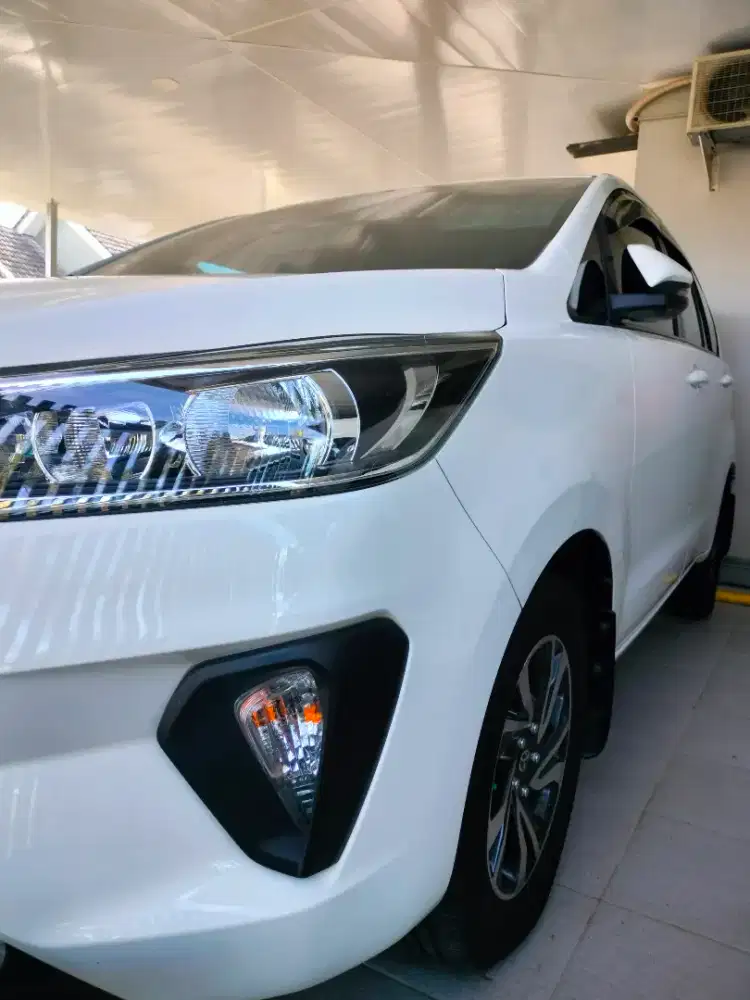 Innova Reborn 2,4 AT Putih