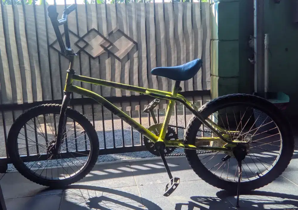Sepeda bmx wincycle ukuran 20
