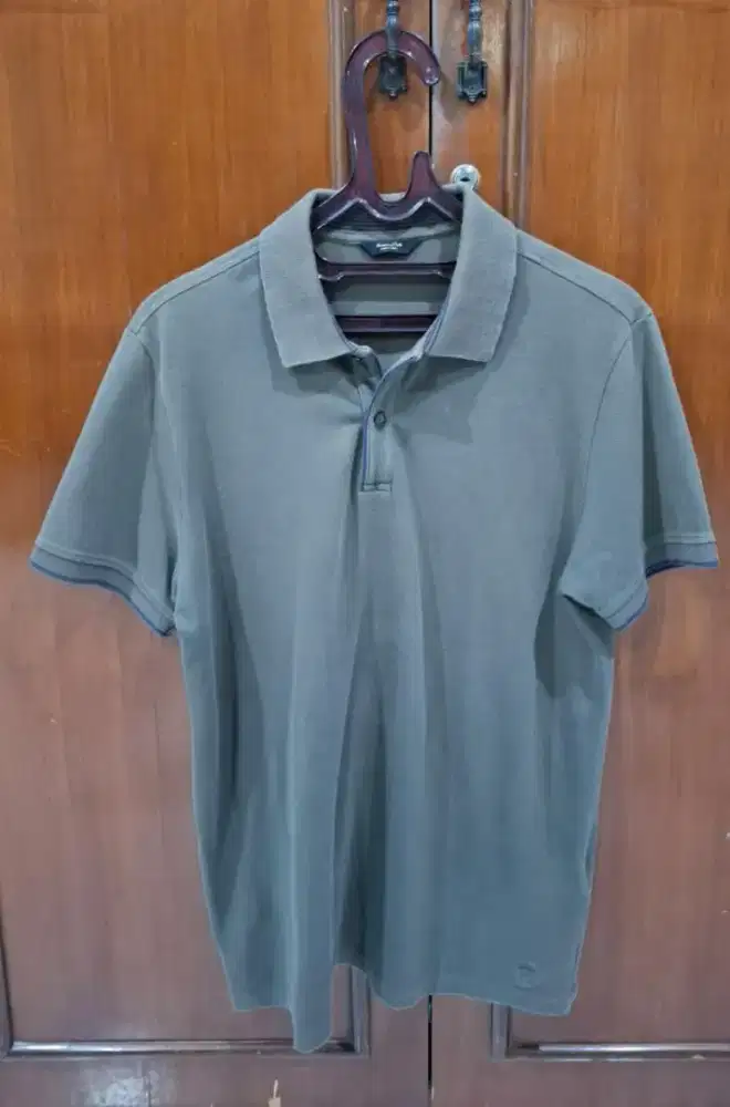 Poloshirt Massimo Dutti Size L Made in Turkey warna Army Green