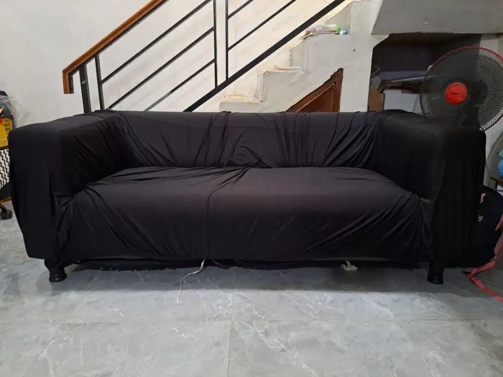 Sofa 3 seater + cover sofa. Jual cepat mau pindah