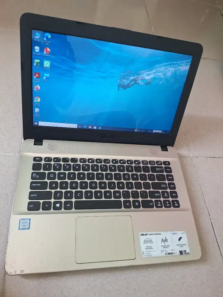 Bismillah dijual laptop asus vivobook core i3gen7 baterai 4jam
