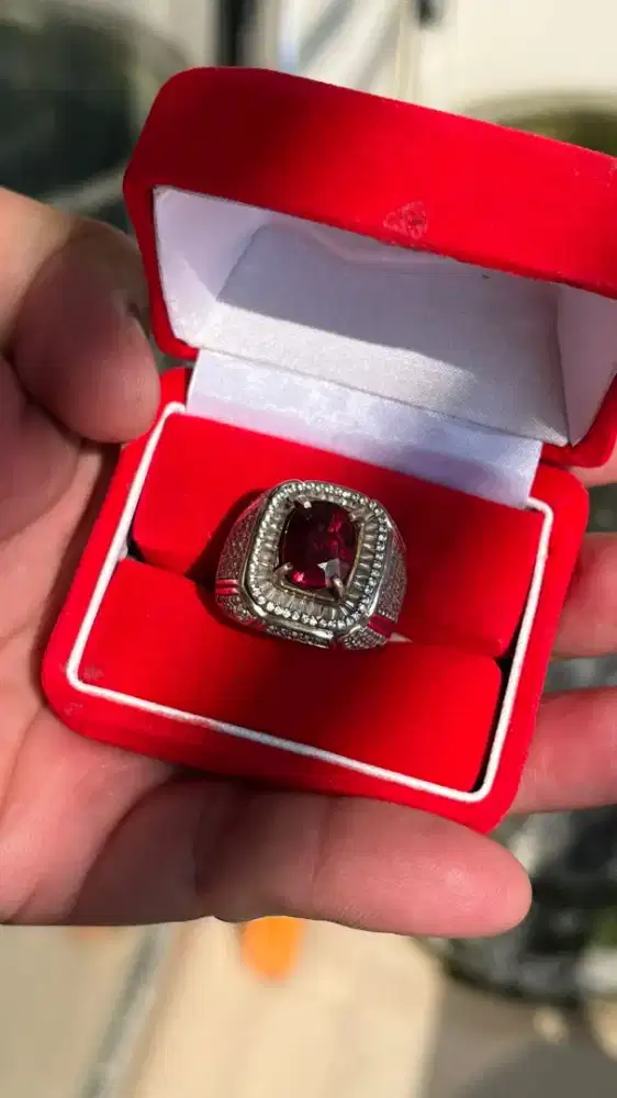 Rhodolite Garnet, origin malawi terbaik.