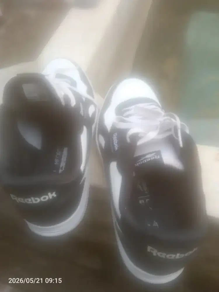 sepatu reebok cakep