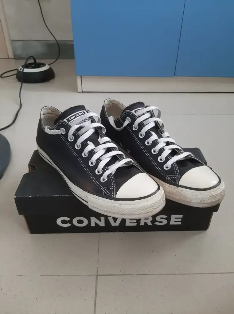 Sepatu Converse (44) + box