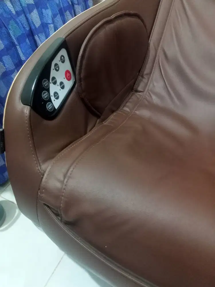 Dijual kursi pijat bekas merk advance