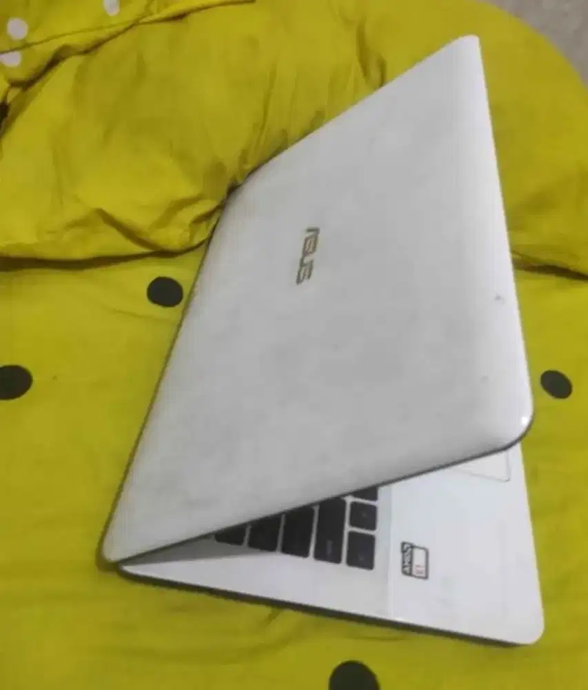 LAPTOP ASUS BATERAI AWET