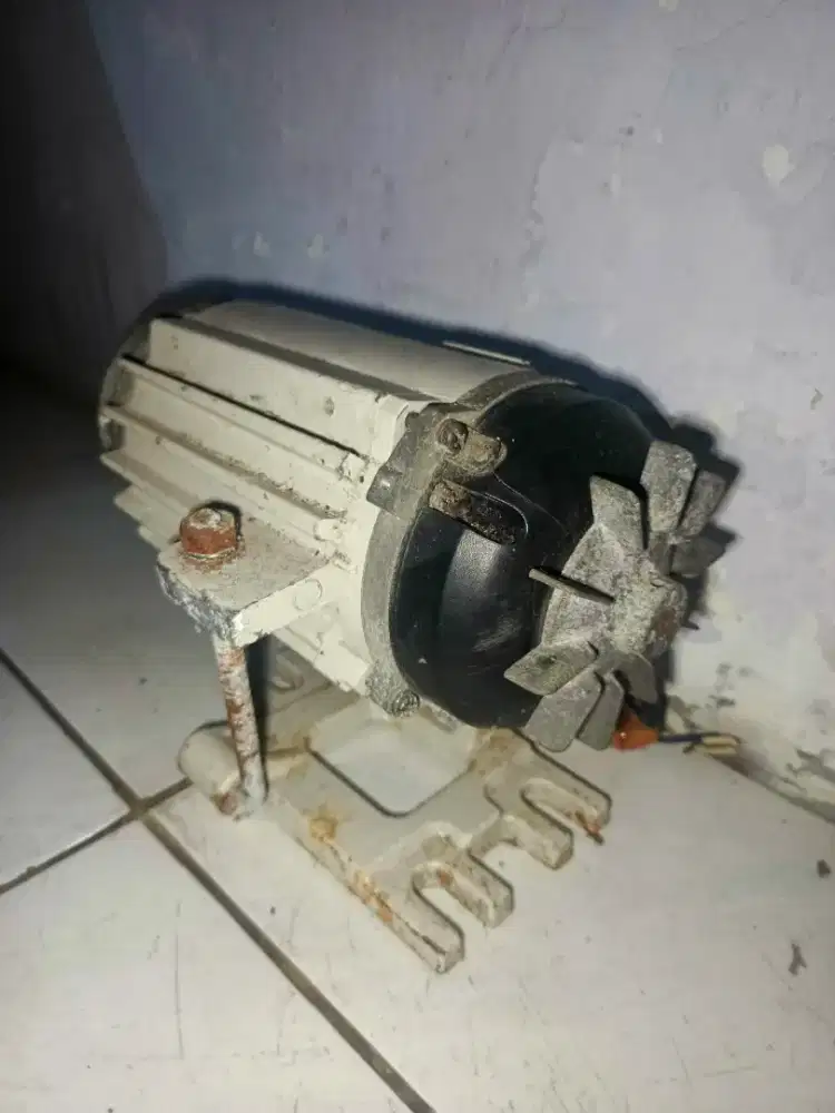 Dinamo Mesin Turbin