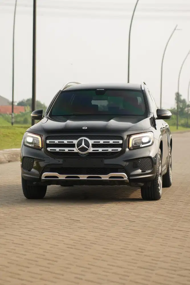 [ 7 Seaters ] Mercedes Benz GLB200 1.3 Progressive Line 2021