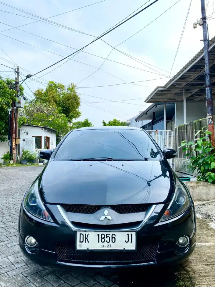 Mitsubishi Grandis GT 2010.