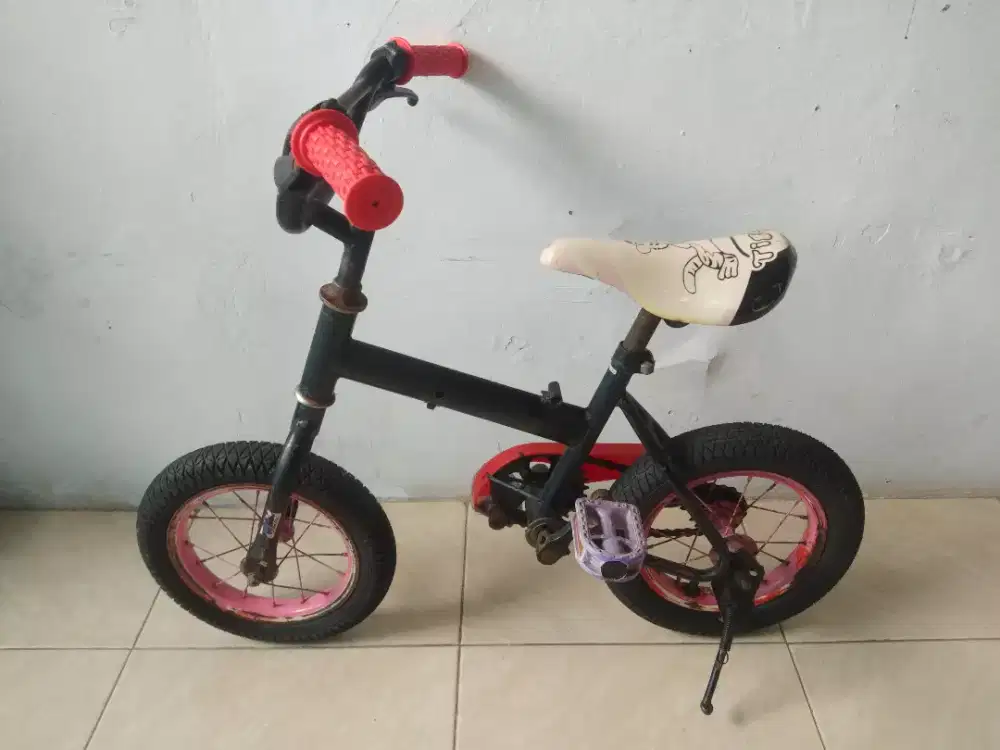 Sepeda anak merk genio UK 12inch