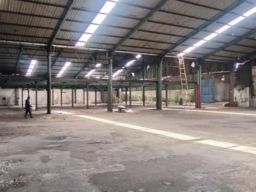Gudang di dekat exit tol kota Malang