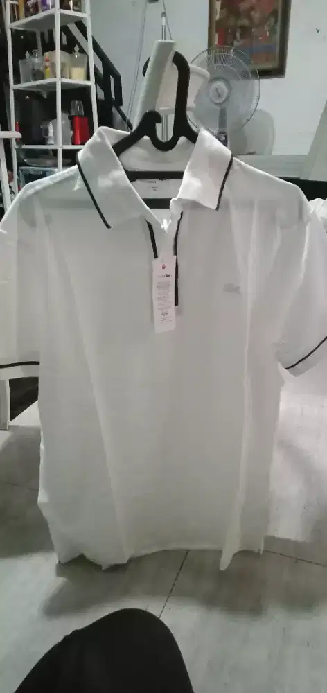 Kaos kerah Lacoste